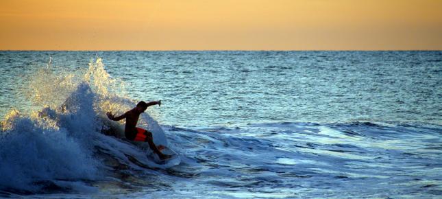 Abenteuer Surfer Costa Rica Bild auf Leinwand