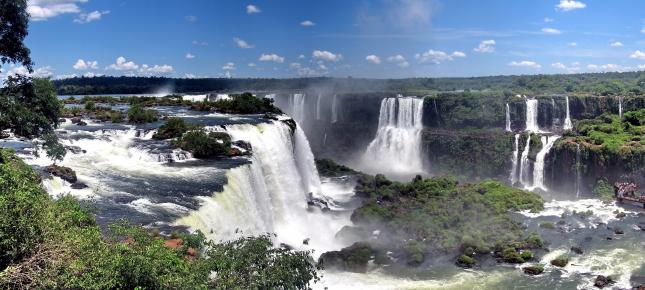 Brasilien Wasserfaelle Bild auf Leinwand