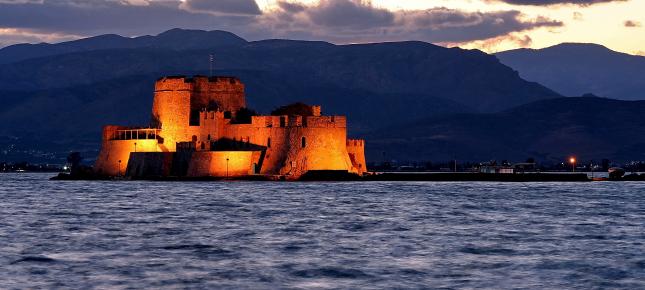 Festung im Meer Bild auf Leinwand