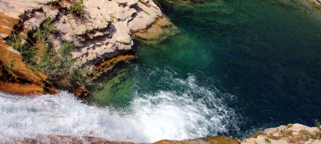 Mediterrane Wasserfall Bild auf Leinwand