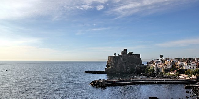 Burg im Meer